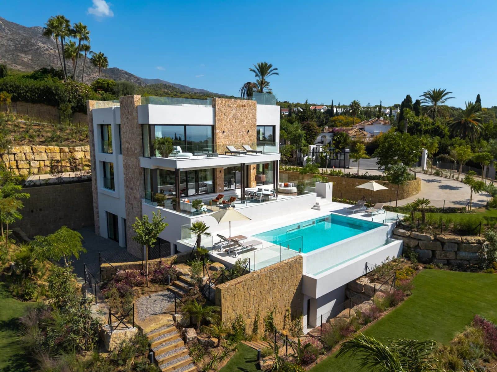 5 slaapkamer Villa te koop in Marbella met zwembad garage - € 14.995.000 (Ref: 10003932)