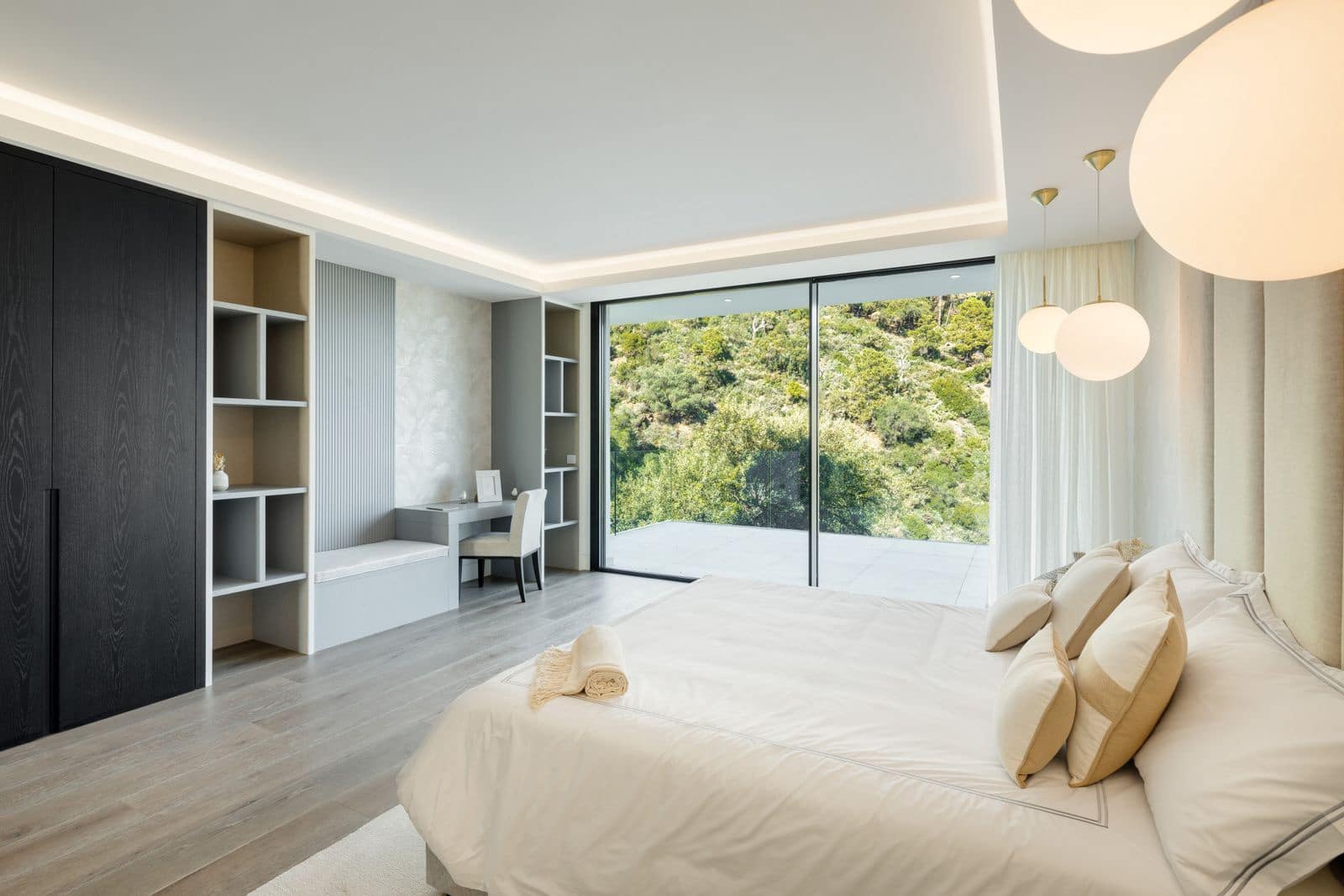 9 slaapkamer Villa te koop in Benahavis met zwembad garage - € 30.000.000 (Ref: 10003934)