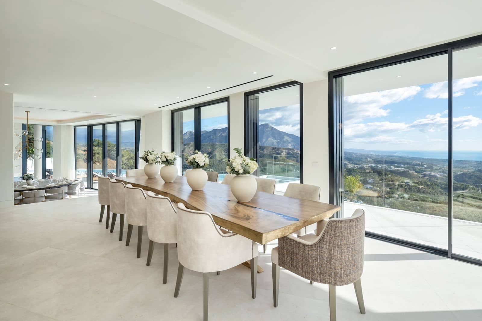 9 slaapkamer Villa te koop in Benahavis met zwembad garage - € 30.000.000 (Ref: 10003934)