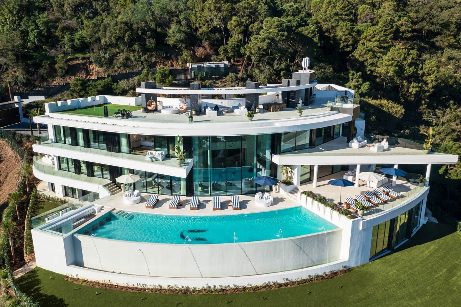 9 slaapkamer Villa te koop in Benahavis met zwembad garage - € 30.000.000 (Ref: 10003934)