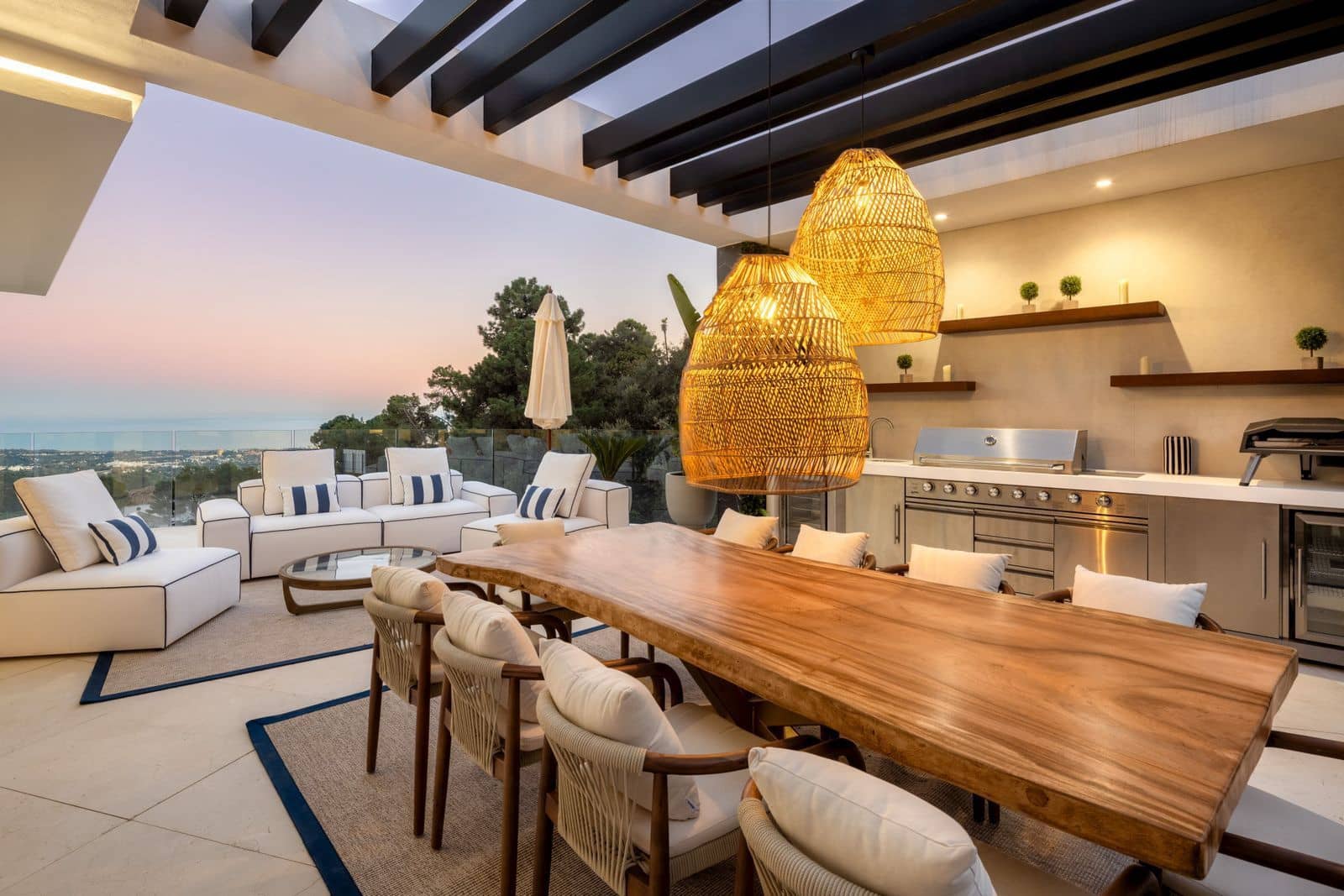 9 slaapkamer Villa te koop in Benahavis met zwembad garage - € 30.000.000 (Ref: 10003934)