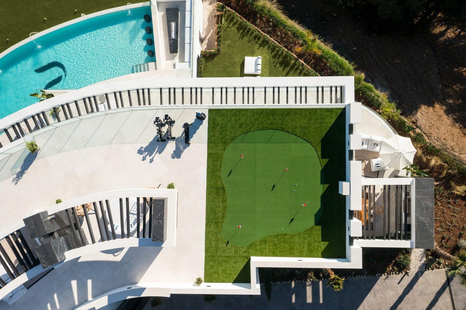 9 slaapkamer Villa te koop in Benahavis met zwembad garage - € 30.000.000 (Ref: 10003934)