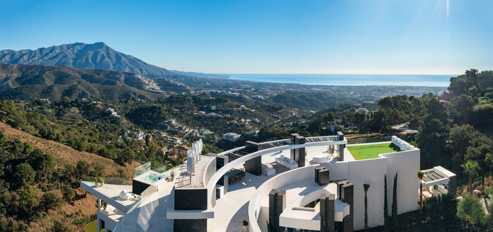 9 slaapkamer Villa te koop in Benahavis met zwembad garage - € 30.000.000 (Ref: 10003934)