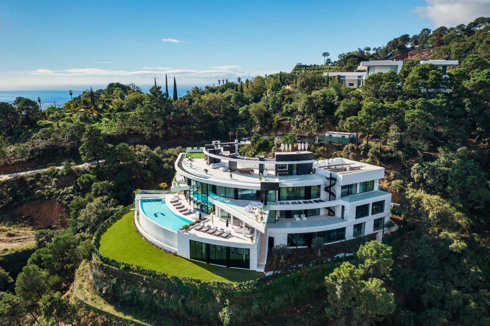 9 slaapkamer Villa te koop in Benahavis met zwembad garage - € 30.000.000 (Ref: 10003934)