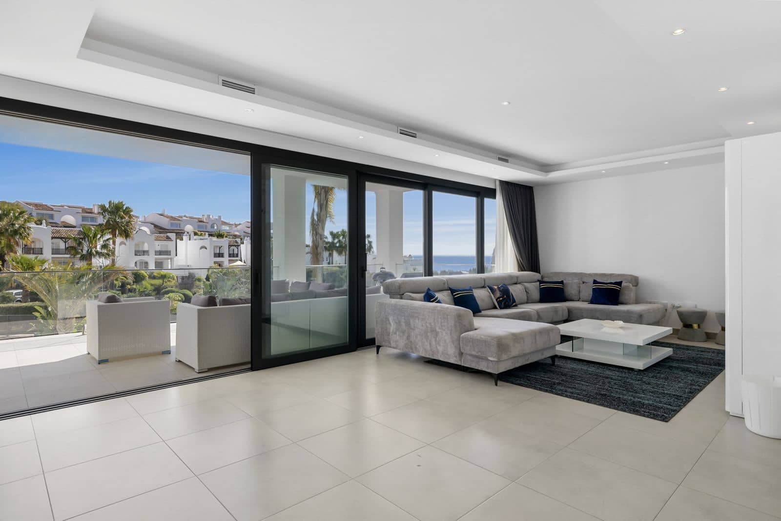 6 bedroom Villa for sale in Torremuelle with pool garage - € 1,900,000 (Ref: 10003960)