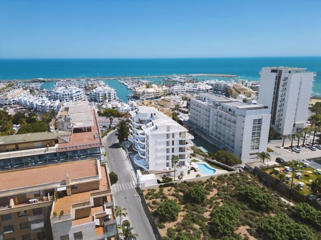 Ático de 2 habitaciones en Benalmadena Costa, Benalmádena en venta con piscina garaje - 998.000 € (Ref: 10004010)