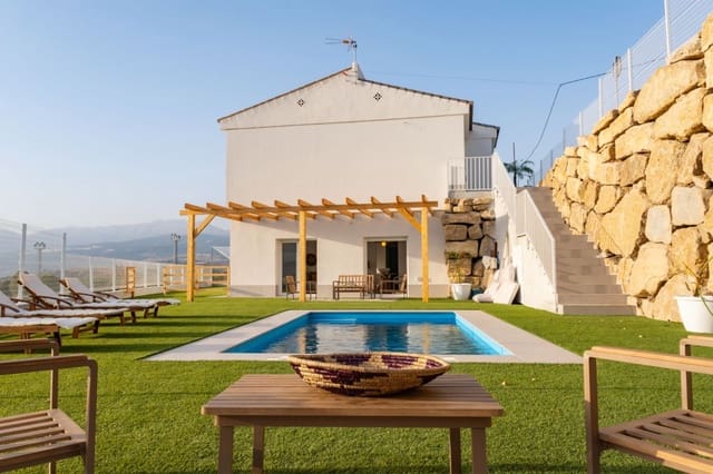 3 sypialnia Willa na sprzedaż w Viñuela z basenem garażem - 305 000 € (Ref: 10004082)
