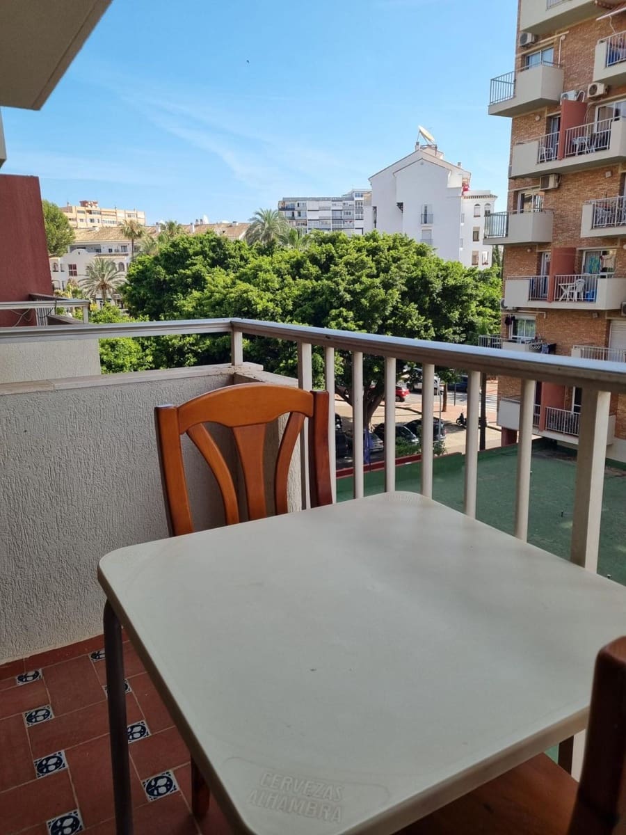 Studio till salu i Benalmadena Costa med pool - 191 000 € (Ref: 10005399)