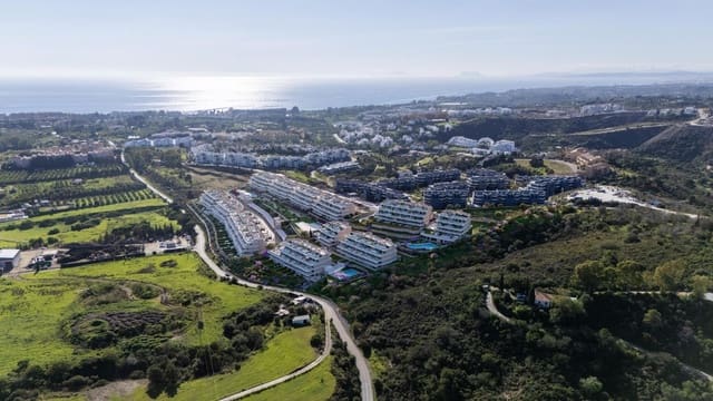 2 soverom Leilighet til salgs i La Concha - Resina Golf, Estepona med svømmebasseng garasje - € 449 000 (Ref: 10005478)