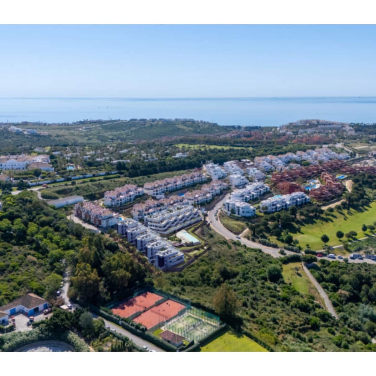 3 sypialnia Apartament na sprzedaż w Casares z basenem garażem - 489 000 € (Ref: 10005479)