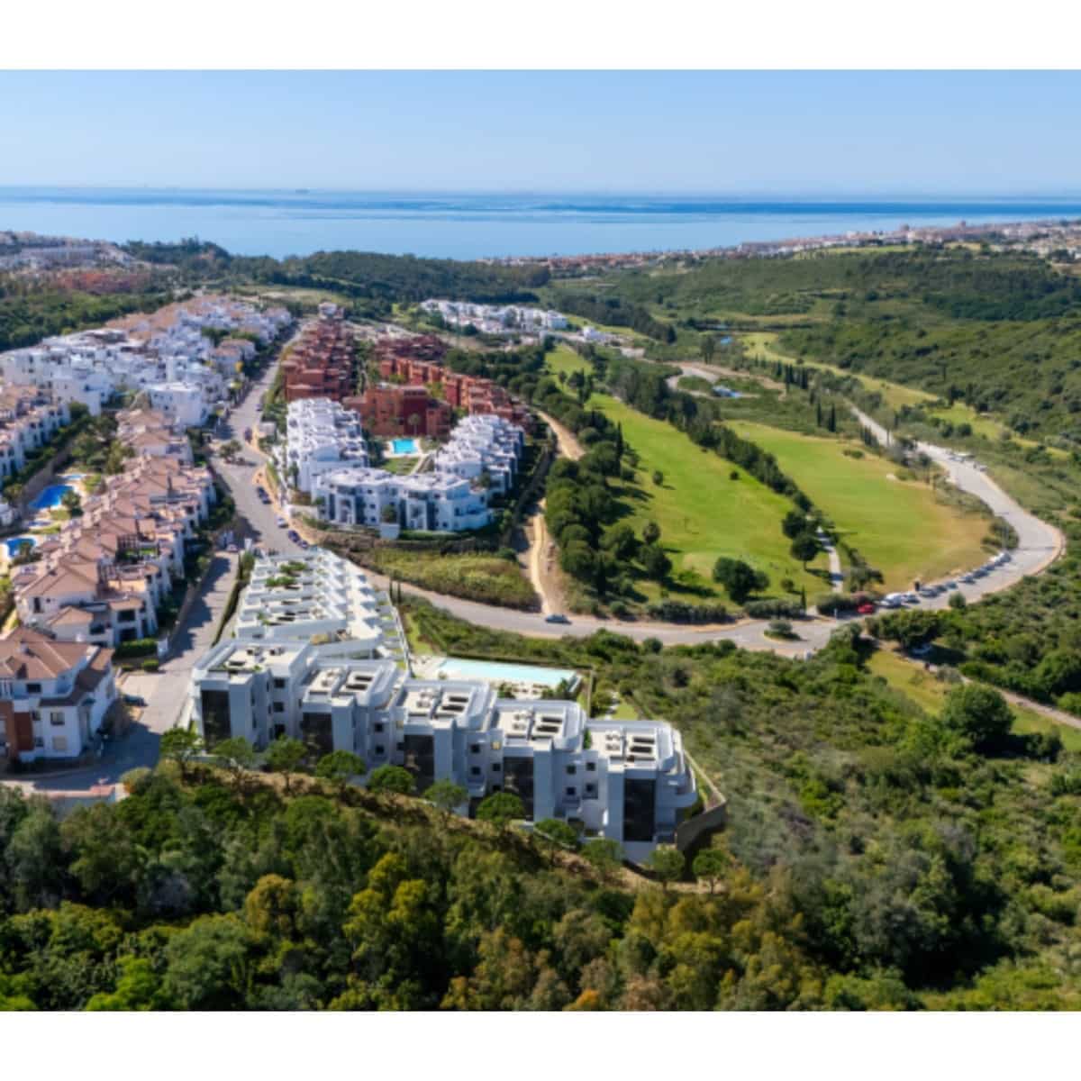 3 sypialnia Apartament na sprzedaż w Casares z basenem garażem - 489 000 € (Ref: 10005479)