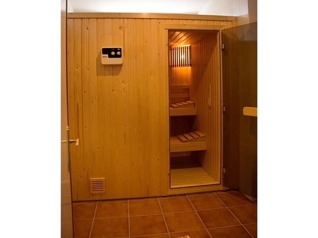 Apartamento de 2 habitaciones en Los Pacos, Fuengirola en venta con piscina garaje - 328.000 € (Ref: 10008897)
