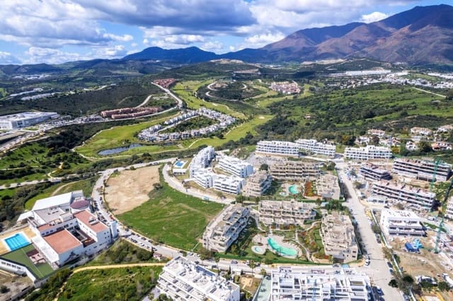 Apartamento de 2 habitaciones en Guadalobón, Estepona en venta con piscina garaje - 480.000 € (Ref: 10008937)