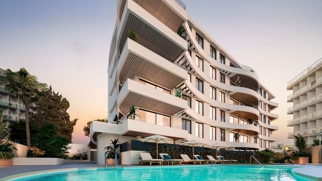 Ático de 2 habitaciones en Benalmadena Costa, Benalmádena en venta con piscina garaje - 998.000 € (Ref: 10008982)