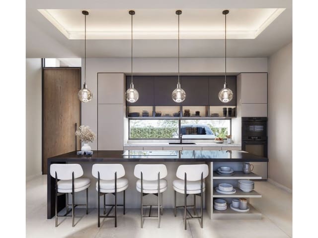 3 soverom Kjedet enebolig til salgs i Casares Golf - Casares del Sol, Casares med svømmebasseng garasje - € 1 200 000 (Ref: 10008991)