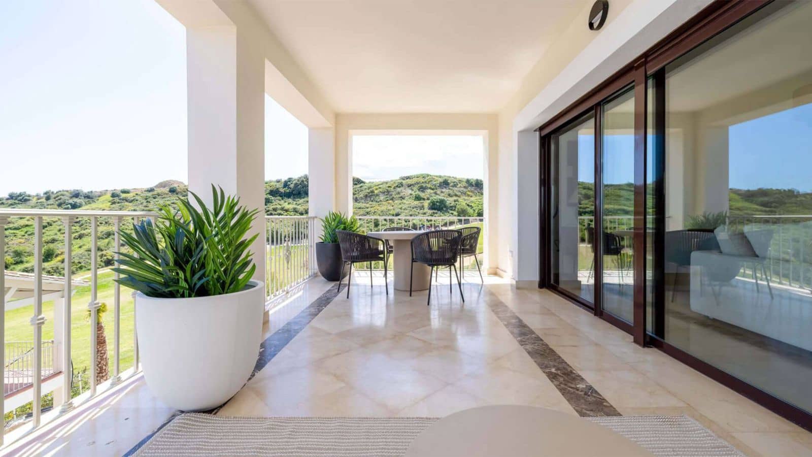 3 soverom Hus til salgs i Estepona med svømmebasseng garasje - € 470 250 (Ref: 10011333)