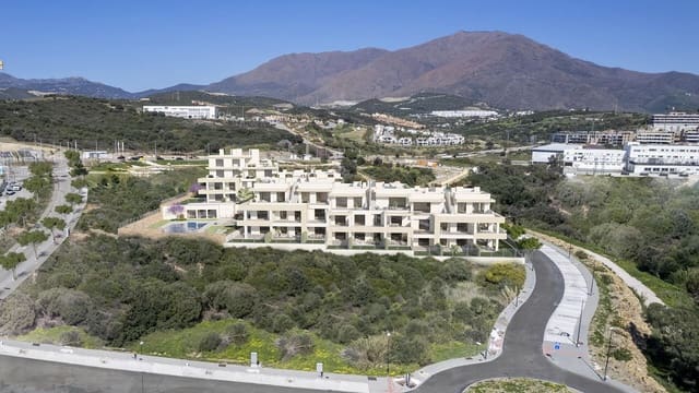 3 bedroom Penthouse for sale in Bahía Dorada, Estepona with pool - € 739,000 (Ref: 10011366)