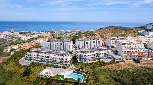Apartamento de 2 habitaciones en La Duquesa / Puerto de la Duquesa, Manilva en venta con piscina garaje - 316.000 € (Ref: 10015311)