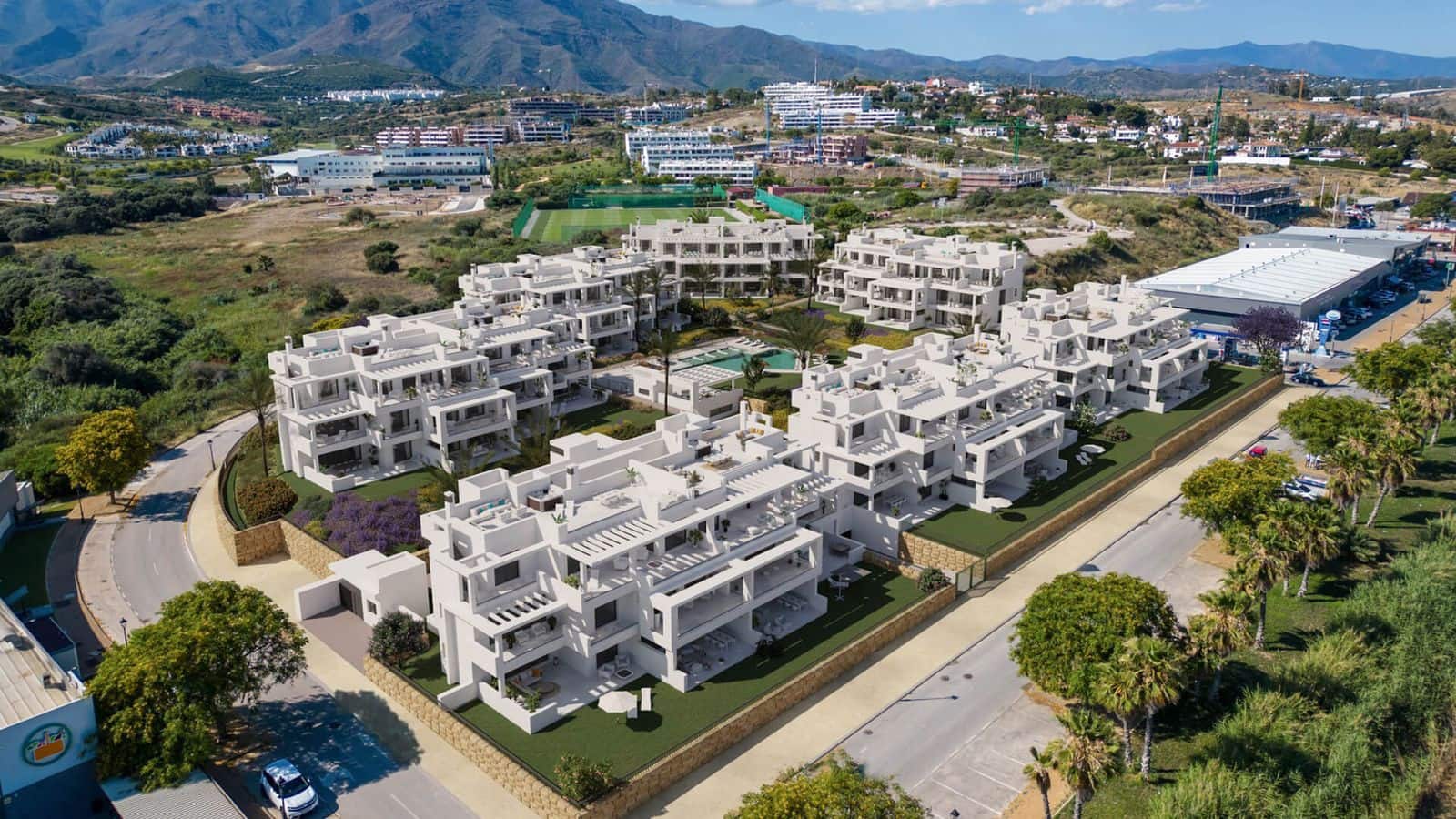 3 sypialnia Penthouse na sprzedaż w Estepona z basenem garażem - 725 000 € (Ref: 10017501)