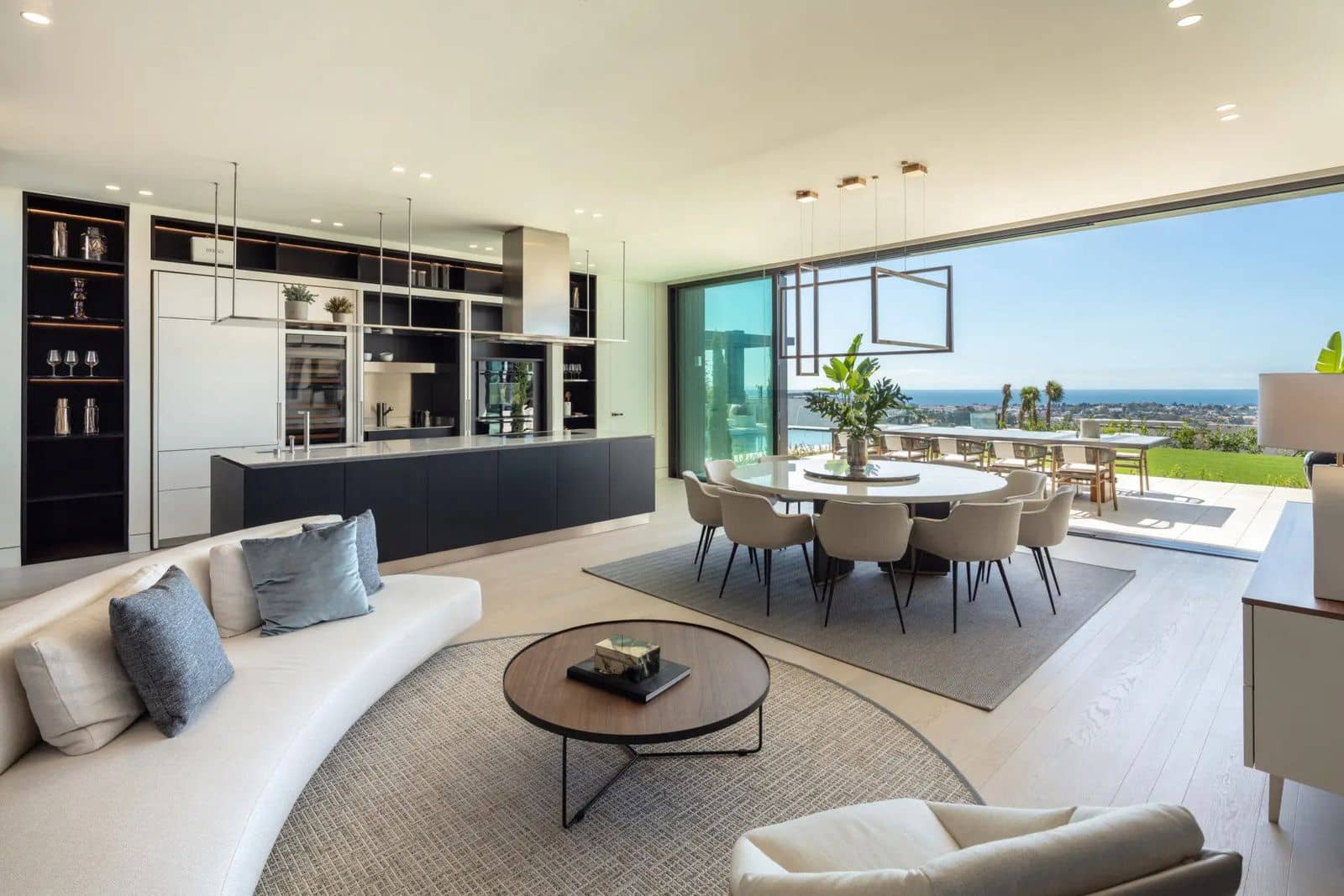 7 sypialnia Willa na sprzedaż w La Quinta z basenem garażem - 9 950 000 € (Ref: 10018385)