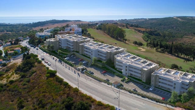 2 soveværelse Lejlighed til salg i Estepona Golf, Estepona med swimmingpool garage - € 370.000 (Ref: 10018424)