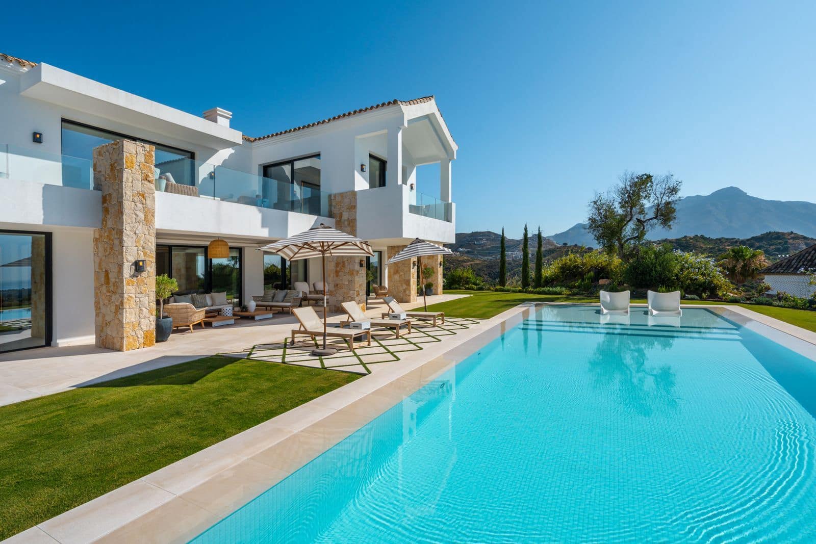 8 chambre Villa/Maison à vendre à Benahavis avec piscine garage - 9 980 000 € (Ref: 10022245)