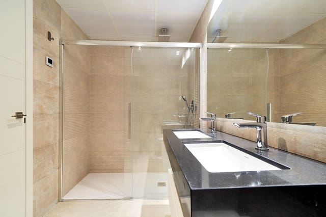 2 soveværelse Lejlighed til salg i El Higuerón, Fuengirola med swimmingpool garage - € 567.000 (Ref: 10027185)
