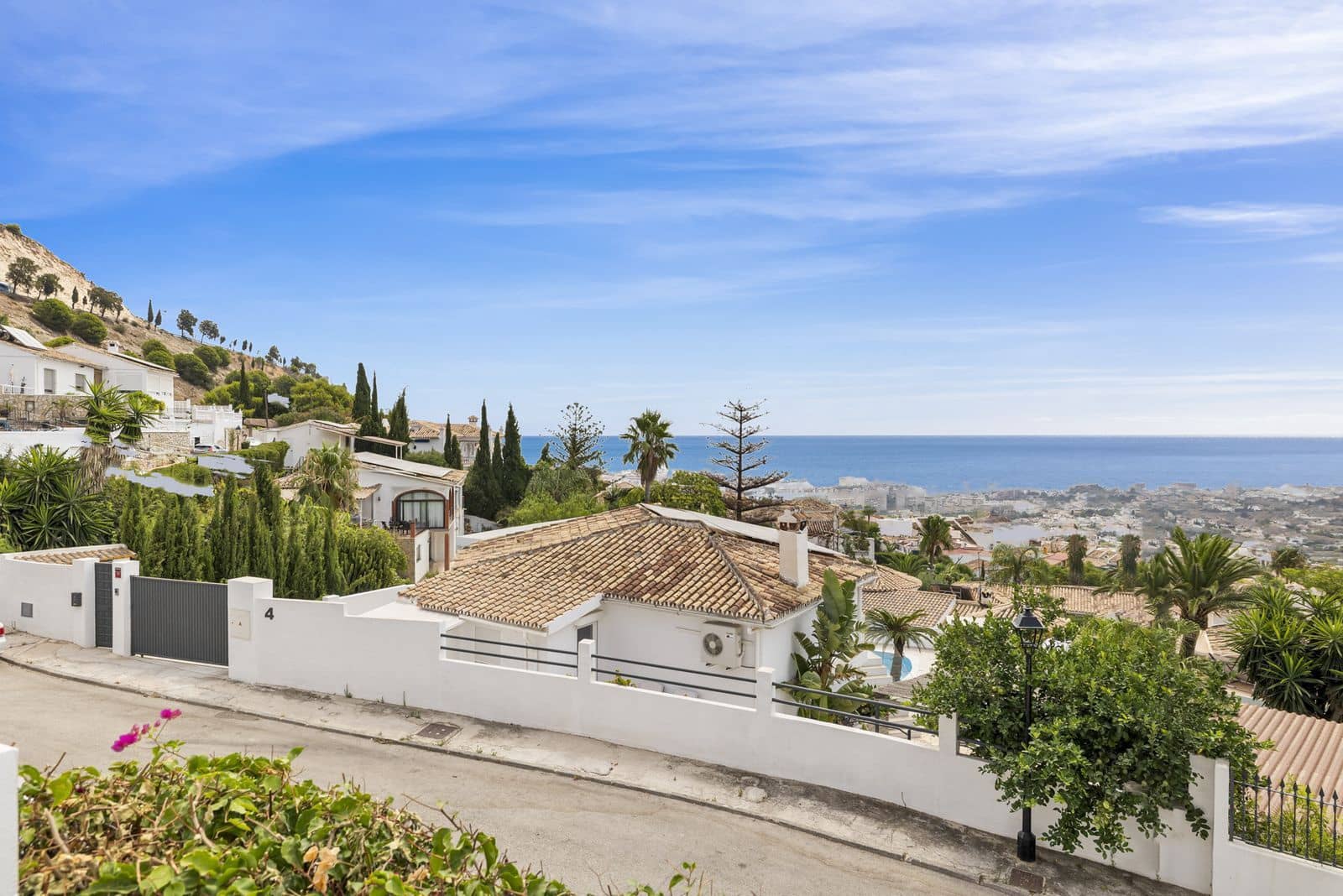 4 quarto Moradia para venda em Benalmadena - 1 045 000 € (Ref: 10035132)