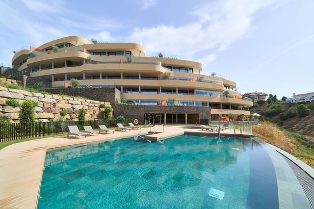 2 makuuhuone Huoneisto myytävänä paikassa Benalmádena mukana uima-altaan 
autotalli - 799 000 € (Ref: 10038749)