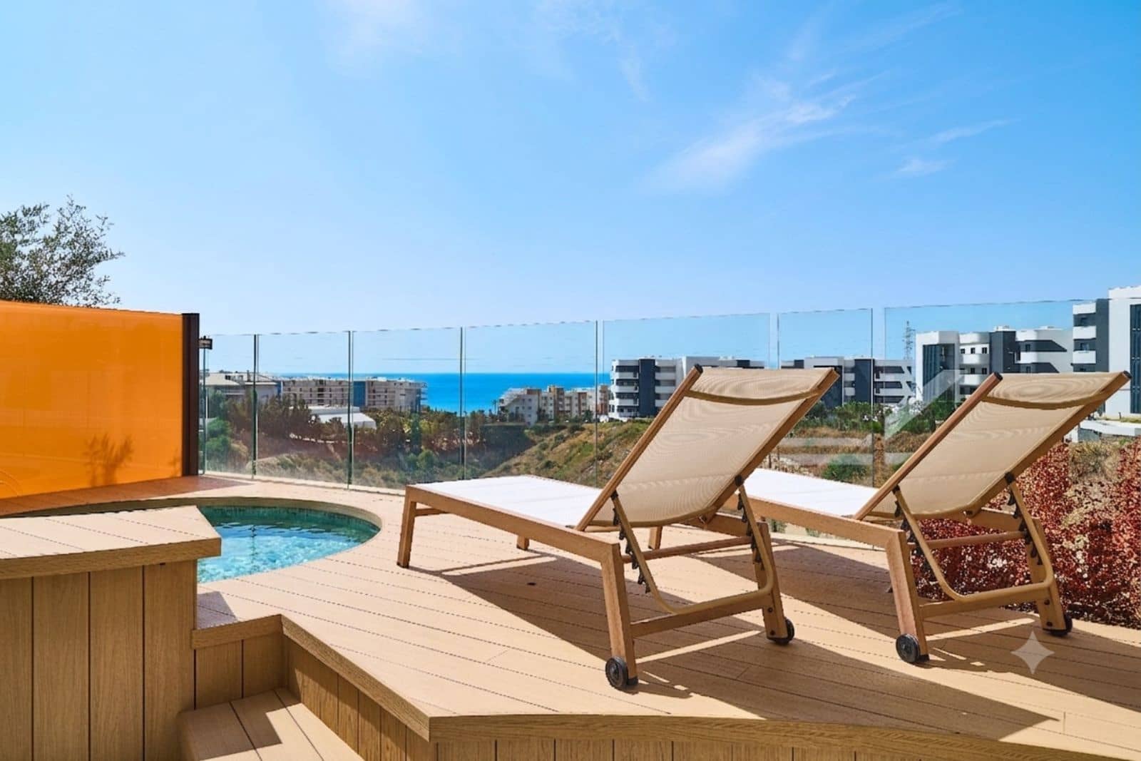Apartamento de 2 habitaciones en Benalmádena en venta con piscina garaje - 799.000 € (Ref: 10109437)