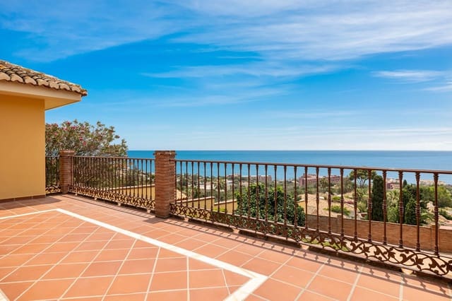 Chalet de 4 habitaciones en La Capellania, Benalmádena en venta con piscina garaje - 1.795.000 € (Ref: 8541219)