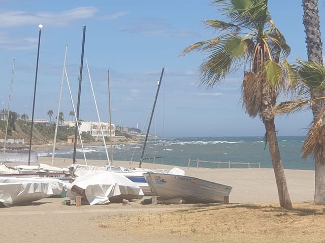 2 soveværelse Lejlighed til salg i La Cala de Mijas, Mijas med swimmingpool - € 549.000 (Ref: 8546204)