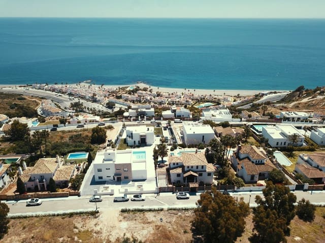 3 quarto Moradia para venda em Chullera, Manilva com piscina garagem - 1 350 000 € (Ref: 8748277)