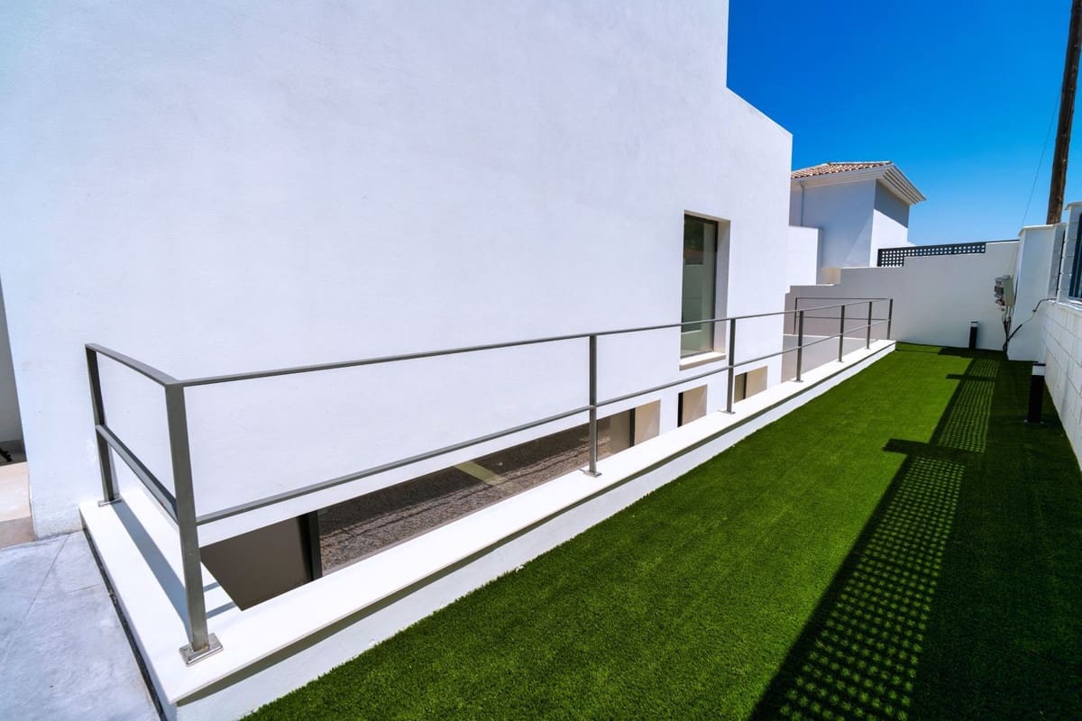 4 slaapkamer Villa te koop in Alhaurin de la Torre met zwembad garage - € 890.000 (Ref: 9427105)