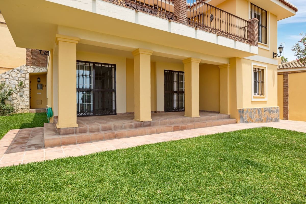 4 chambre Villa/Maison à vendre à La Capellania avec piscine garage - 1 795 000 € (Ref: 9430878)