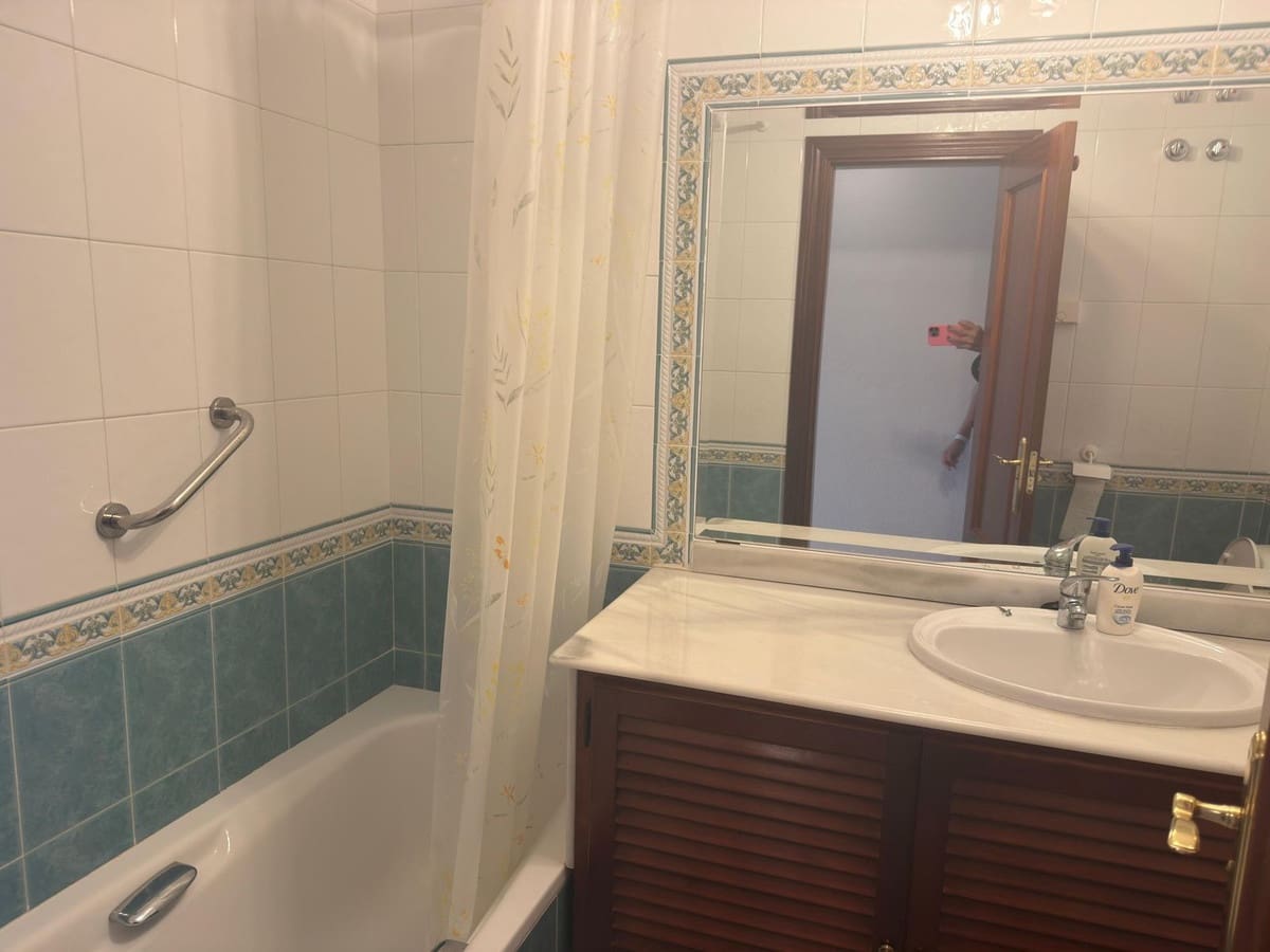 2 soveværelse Lejlighed til leje i El Chaparral med swimmingpool - € 1.600 (Ref: 9437053)