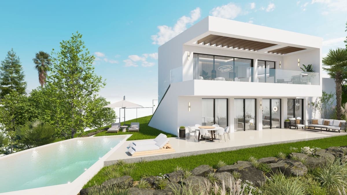 Chalet de 4 habitaciones en Estepona en venta con piscina garaje - 895.000 € (Ref: 9441866)