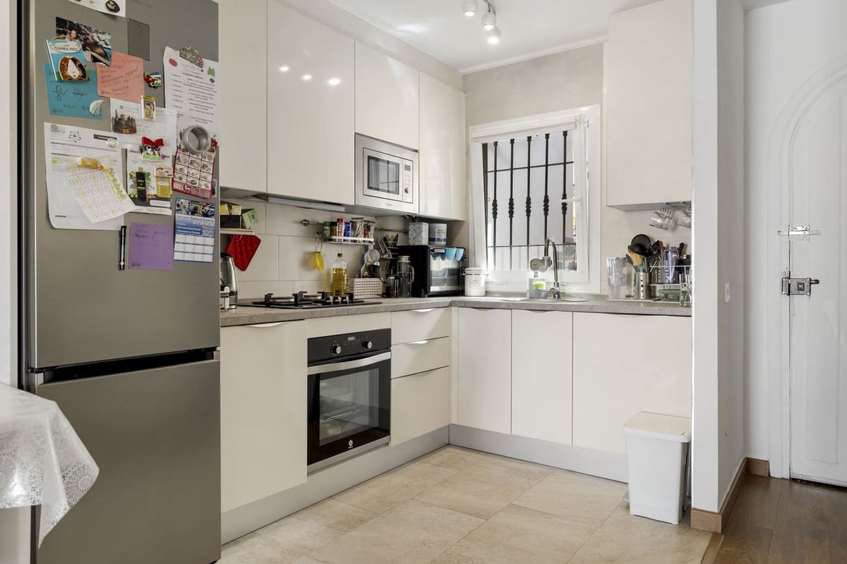 2 slaapkamer Flat te koop in Riviera del Sol met zwembad - € 325.000 (Ref: 9472917)