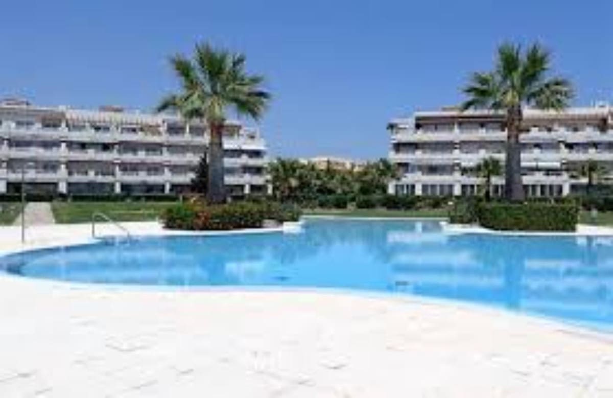 2 slaapkamer Flat te koop in Mijas Costa met zwembad - € 409.500 (Ref: 9474071)