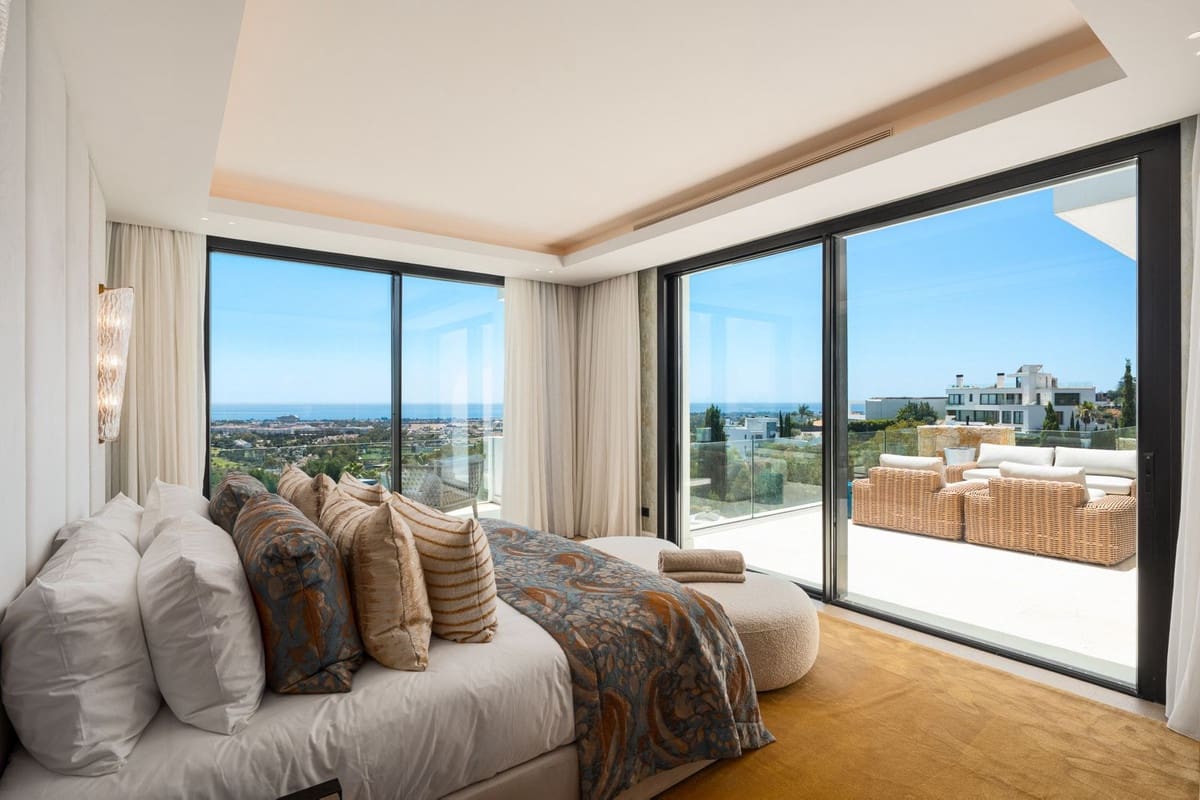 8 bedroom Villa for sale in Benahavis with pool garage - € 10,900,000 (Ref: 9474827)