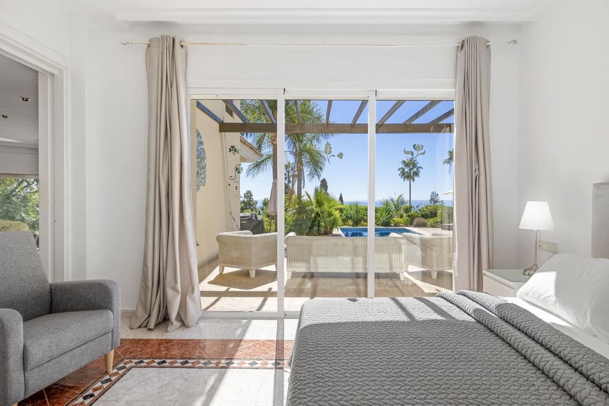 5 sovrum Villa till salu i Marbella med pool garage - 1 995 000 € (Ref: 9474832)