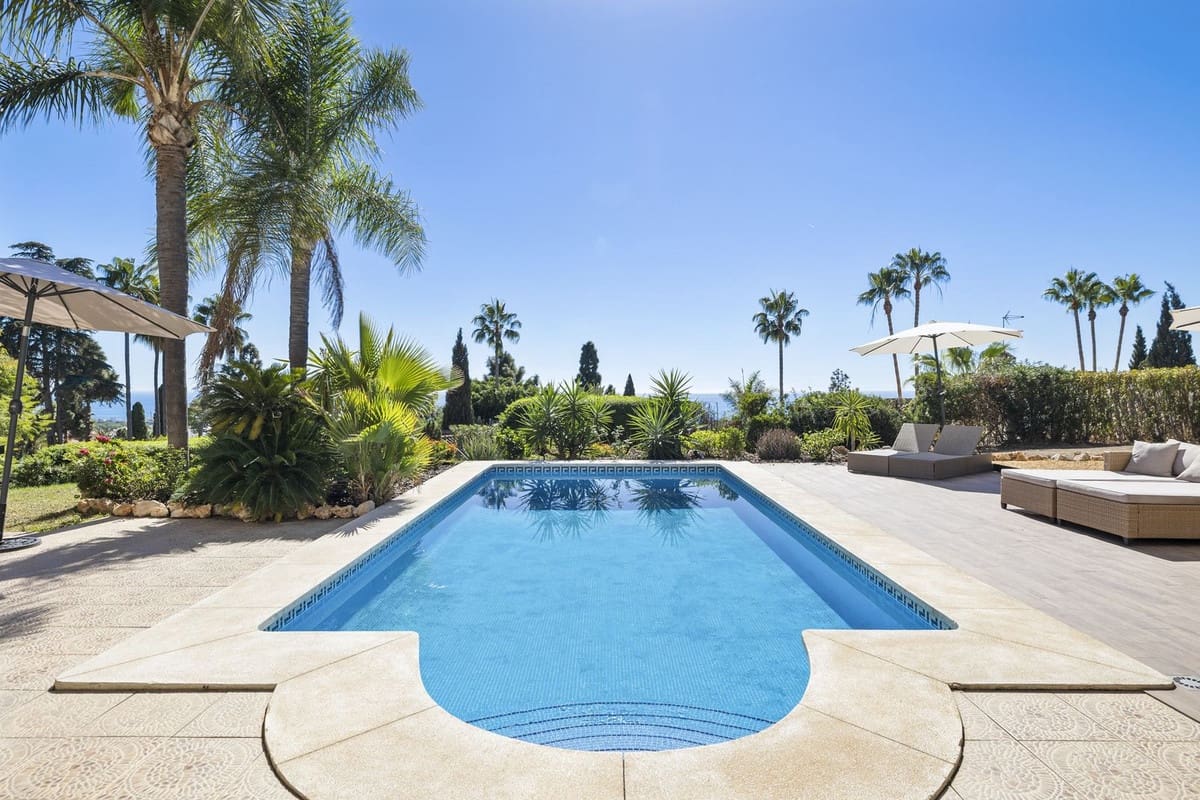 5 sovrum Villa till salu i Marbella med pool garage - 1 995 000 € (Ref: 9474832)