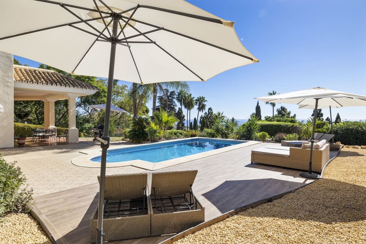 5 sovrum Villa till salu i Marbella med pool garage - 1 995 000 € (Ref: 9474832)