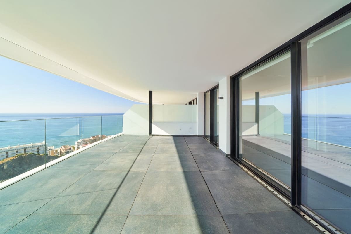 Piso de 2 habitaciones en Fuengirola en venta con piscina garaje - 1.100.000 € (Ref: 9475412)