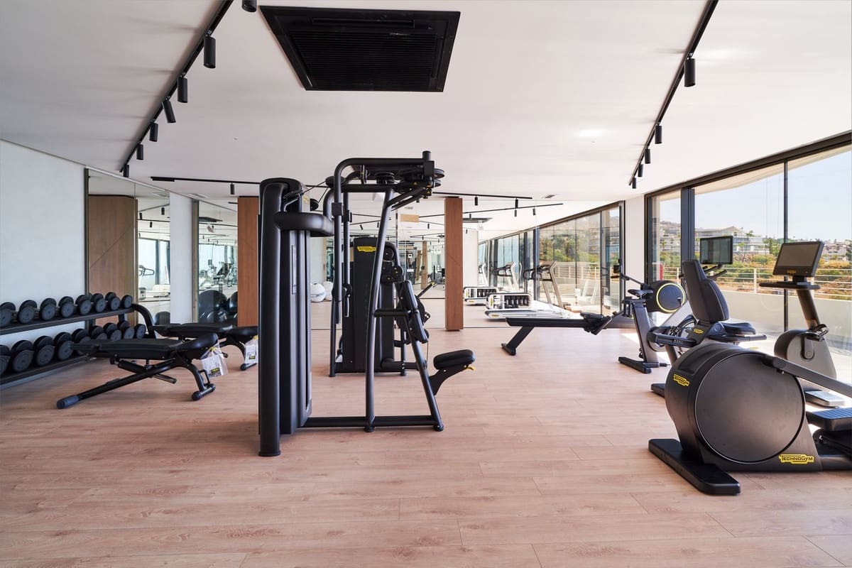 Piso de 2 habitaciones en Fuengirola en venta con piscina garaje - 1.100.000 € (Ref: 9475412)