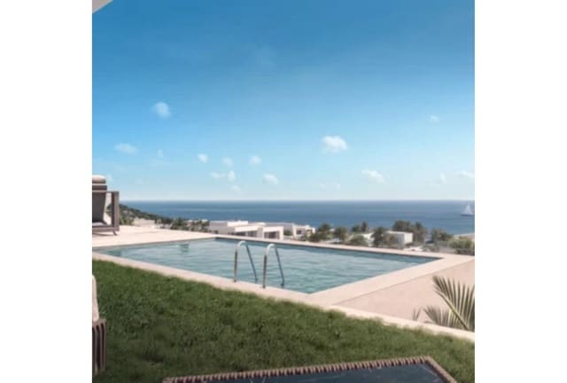 4 quarto Moradia Geminada para venda em Vélez-Málaga com piscina garagem - 449 000 € (Ref: 9475448)