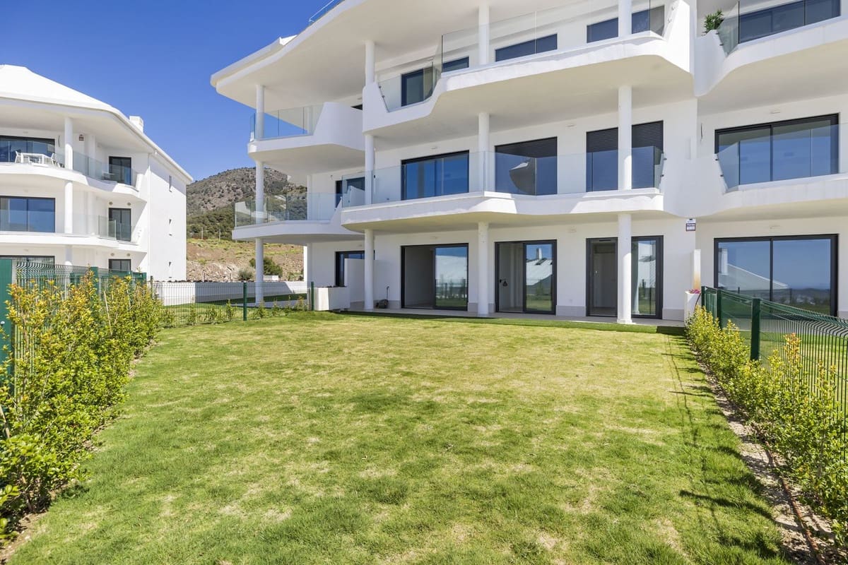 2 soveværelse Byhus til salg i Fuengirola med swimmingpool garage - € 498.000 (Ref: 9478718)