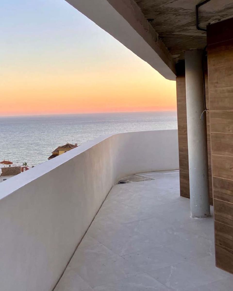 2 bedroom Flat for sale in Benalmadena with pool - € 455,000 (Ref: 9483479)