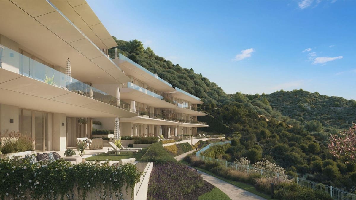 3 bedroom Flat for sale in Benahavis with pool - € 1,327,000 (Ref: 9483492)