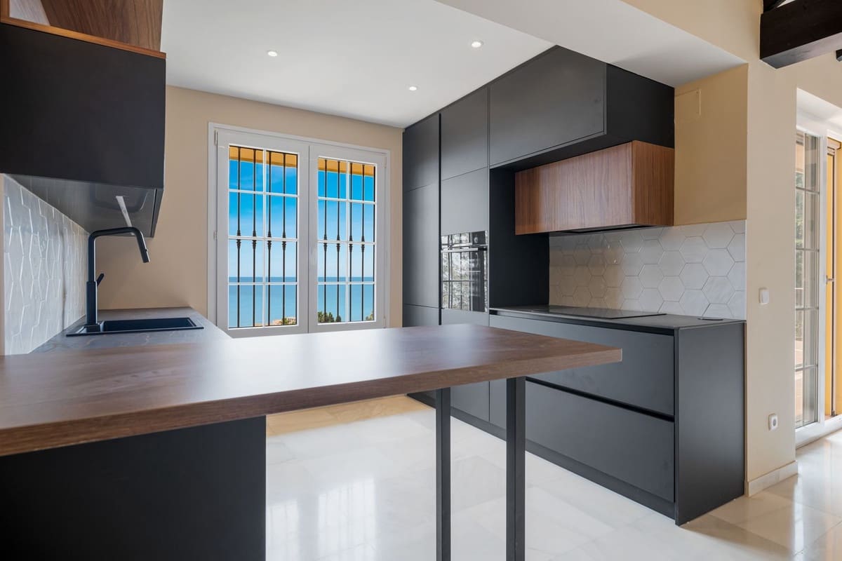 4 slaapkamer Villa te koop in La Capellania met zwembad garage - € 1.795.000 (Ref: 9483503)